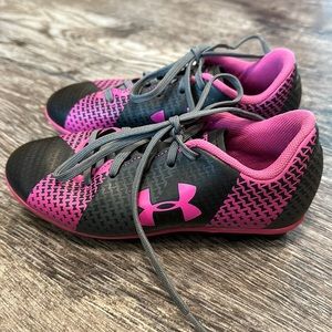 Girls Under Armour Soccer Cleats Size 12K